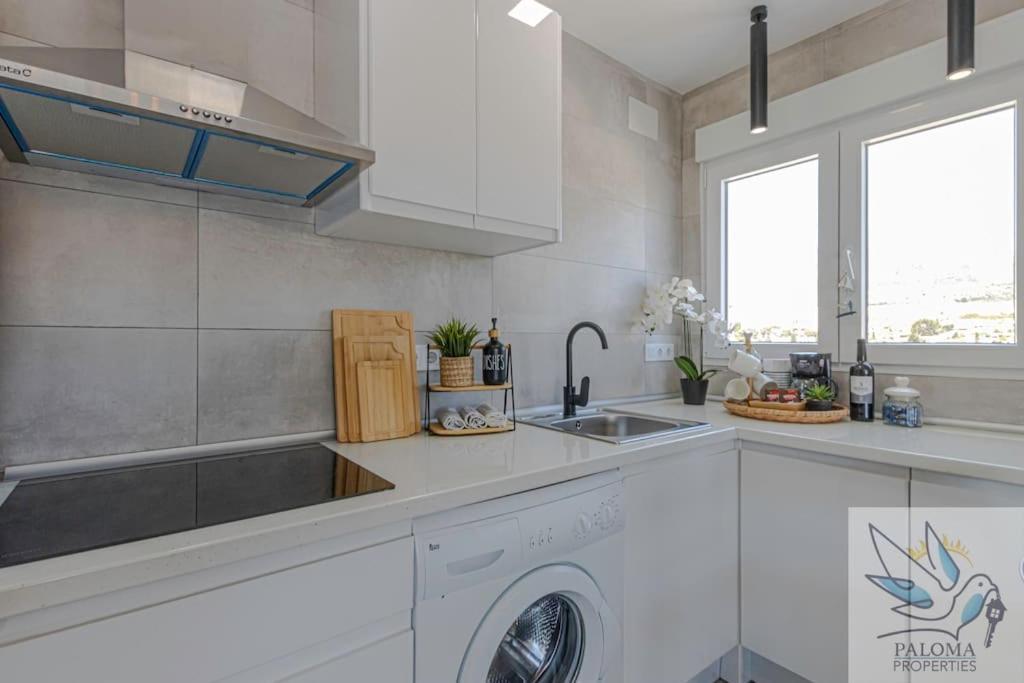 Wonderful Studio Apartment On The Beachfront 贝纳尔马德纳 外观 照片