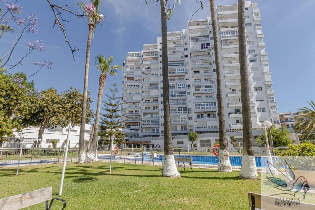 Wonderful Studio Apartment On The Beachfront 贝纳尔马德纳 外观 照片