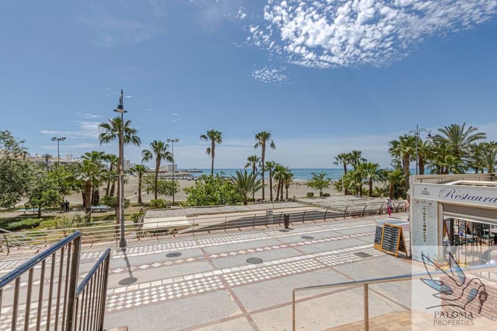Wonderful Studio Apartment On The Beachfront 贝纳尔马德纳 外观 照片
