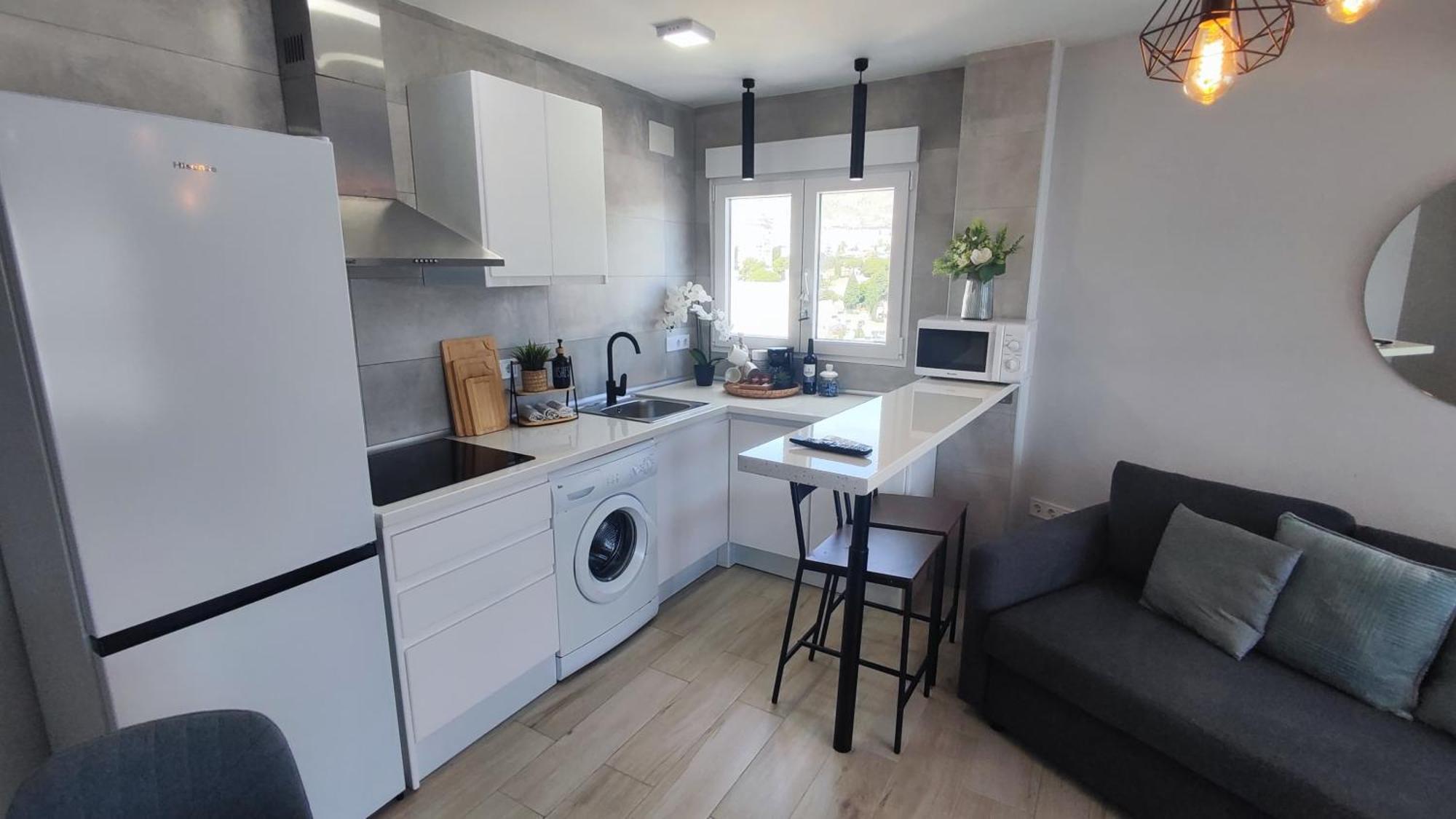 Wonderful Studio Apartment On The Beachfront 贝纳尔马德纳 外观 照片