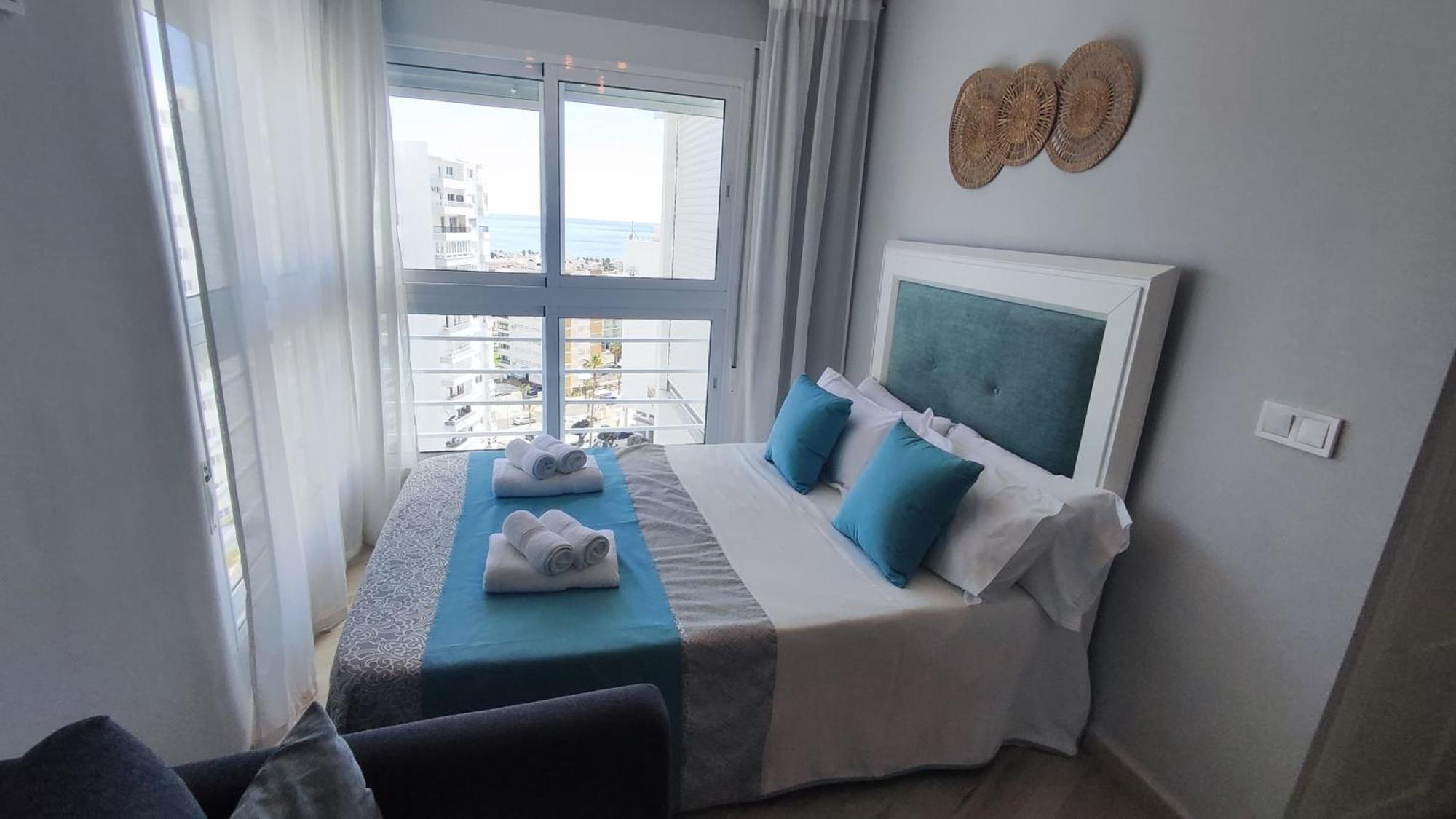 Wonderful Studio Apartment On The Beachfront 贝纳尔马德纳 外观 照片